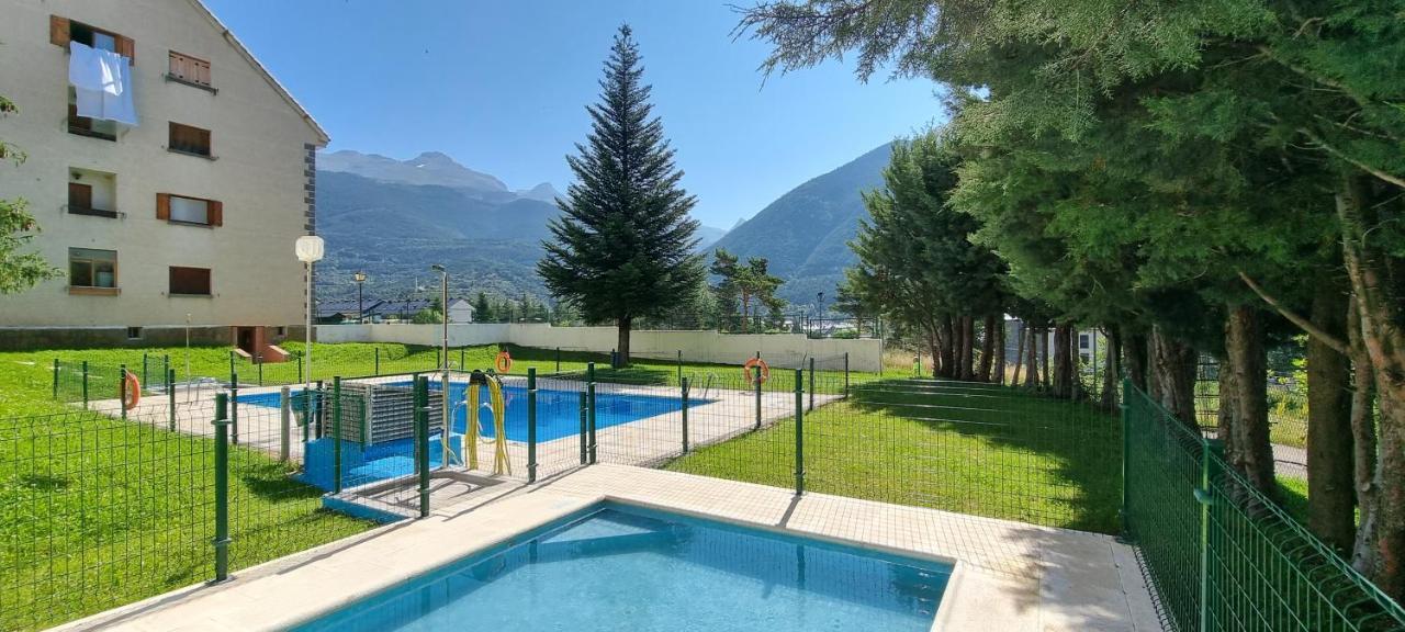 Rincon De Lierde Apartman Villanúa Kültér fotó